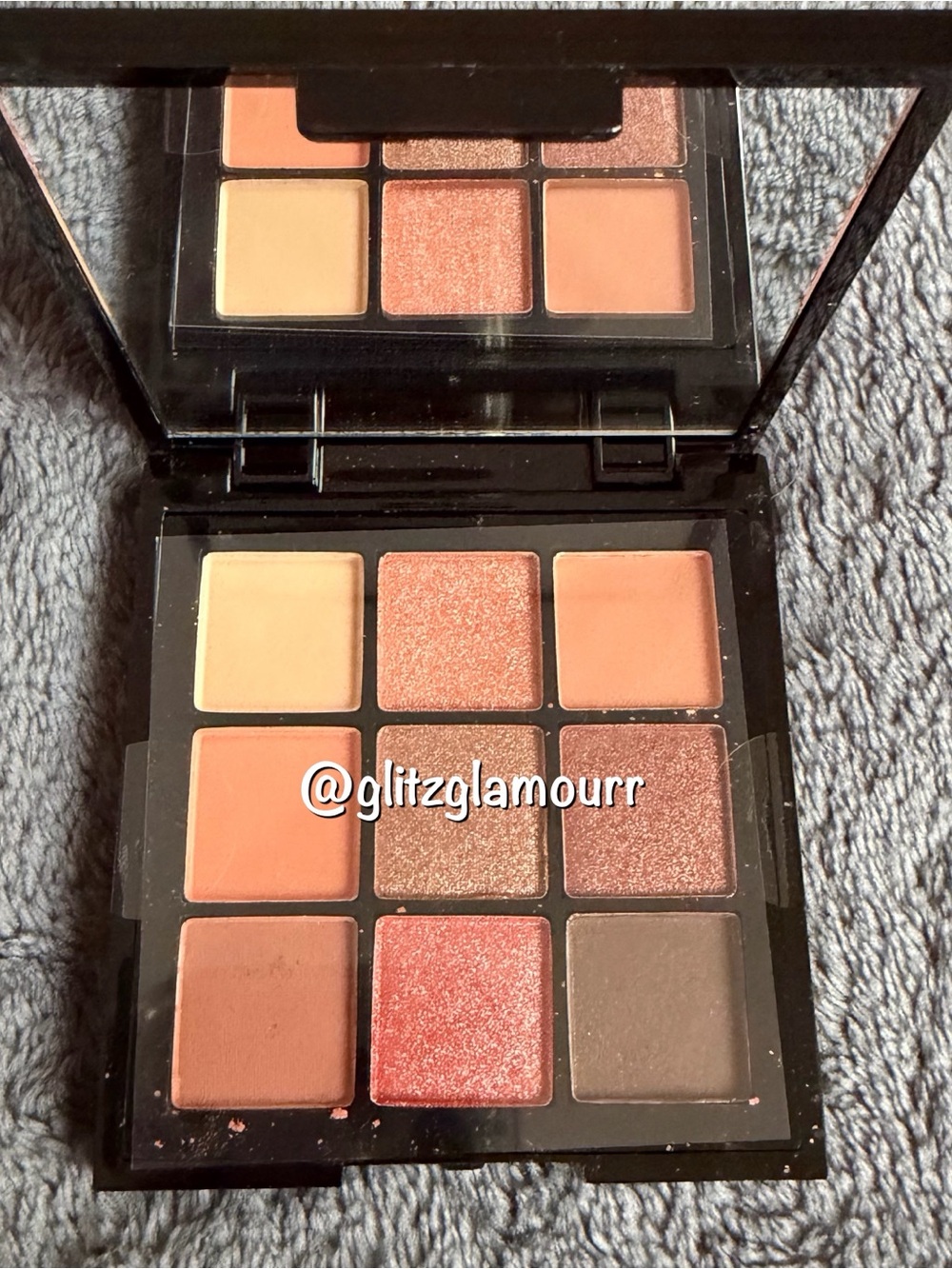 ✨Pearl World Rosy Chic Eyeshadow Palette✨